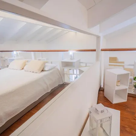 Historia- Dimore Vico Ghezzi Apartmán *