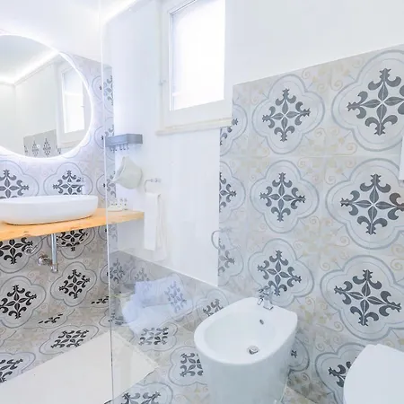 Historia- Dimore Vico Ghezzi 卡尔皮尼亚诺萨伦蒂诺